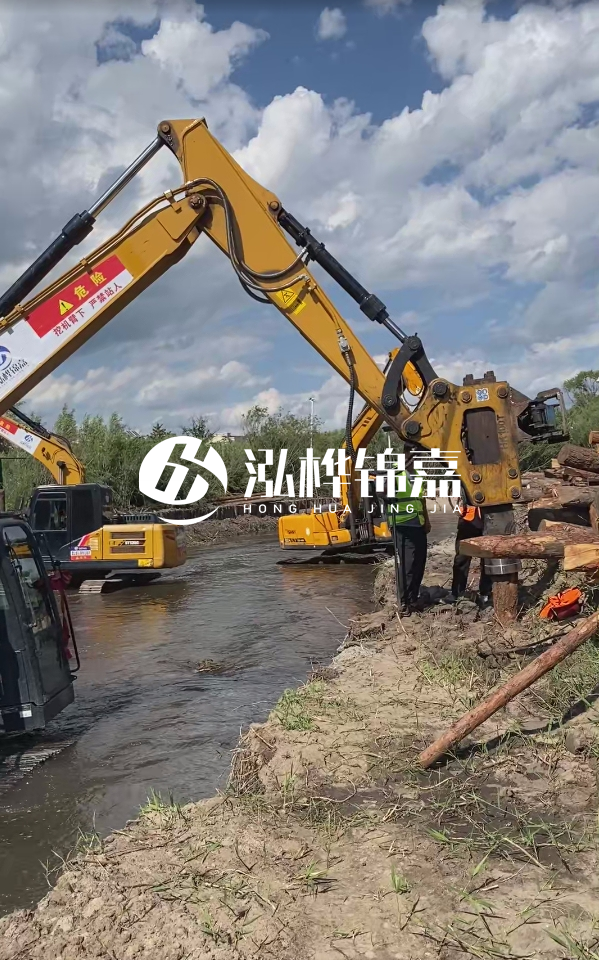 重慶打松木樁專業(yè)施工隊(duì)-4米松木桿小頭十公分多少錢？