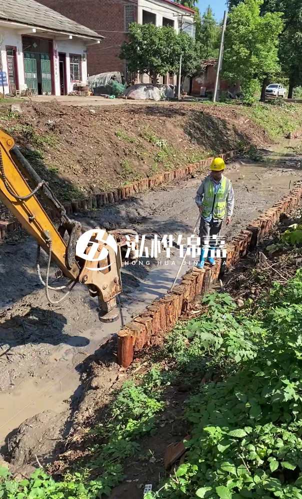 寧德河道清淤專業(yè)施工-挖掘機清理河底淤泥的深度如何控制？
