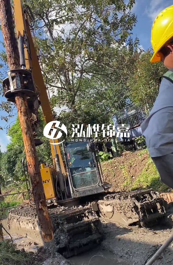 景德鎮(zhèn)河道清淤專業(yè)施工-狹窄河道挖機清理河道的方法？
