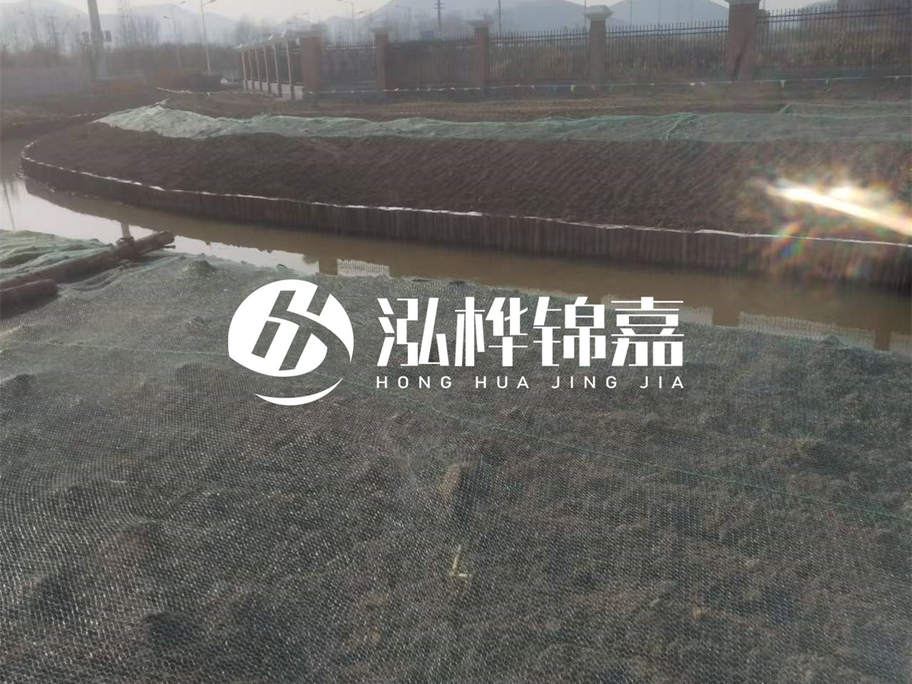 河道木樁打不下去怎么辦？河道打樁木能在水里使用多少年？